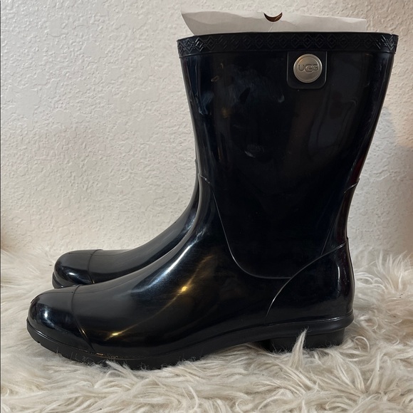 UGG Sienna Rain Boot Black High-Gloss Finish Real Fur From Sheep Size 11 NEW - Picture 8 of 16